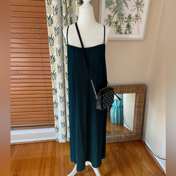 Pleated Midi Slip Dress Teal Green Adjustable Straps Size Medium Holiday NWT - Picture 4 of 7